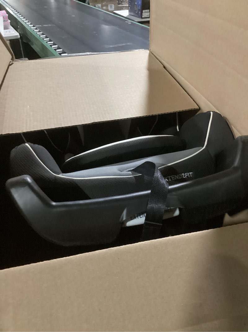 Condition photo showing Good Condition for Graco Extend2Fit Convertible Baby Car Seat, Rear and Forward Facing, Adjustable Extension Panel for Extra Legroom, Gotham 2-in-1 Gotham 2.0