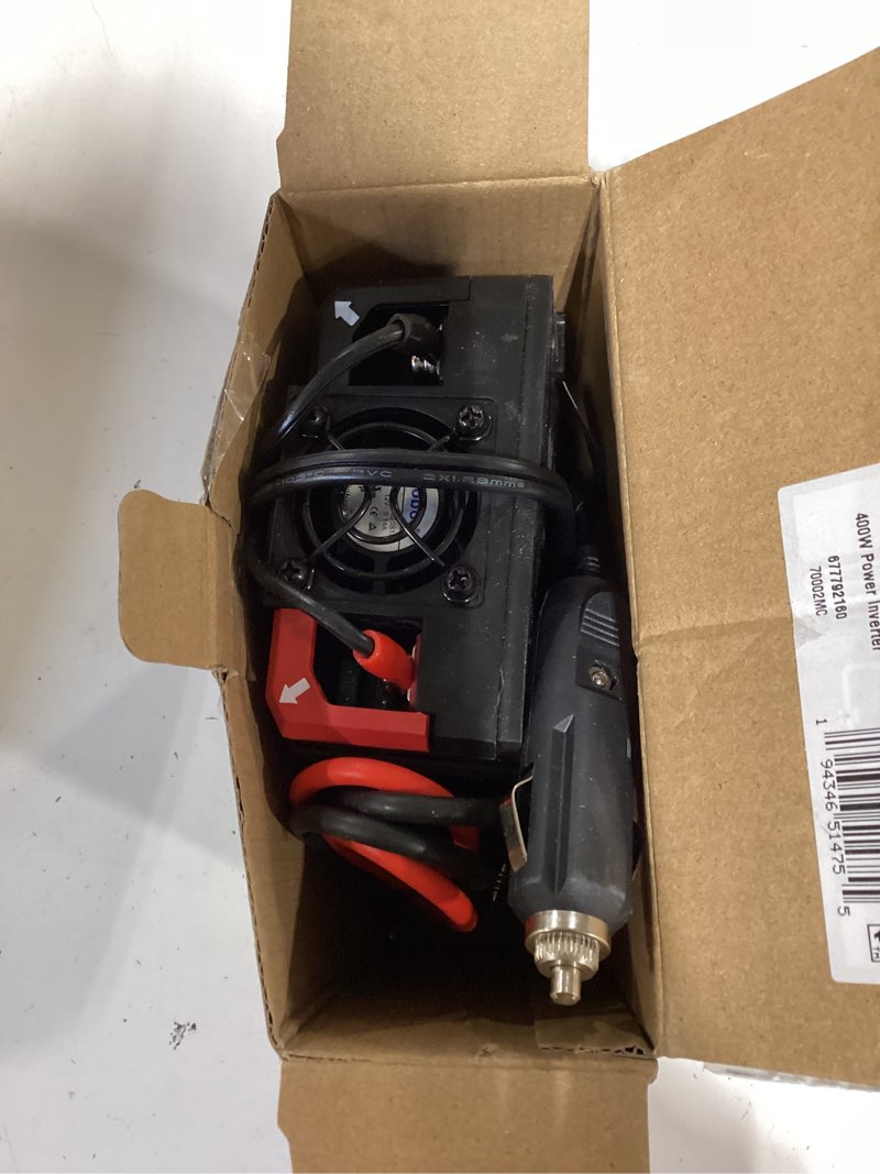 Condition photo showing Good Condition for everstart 400w inverter