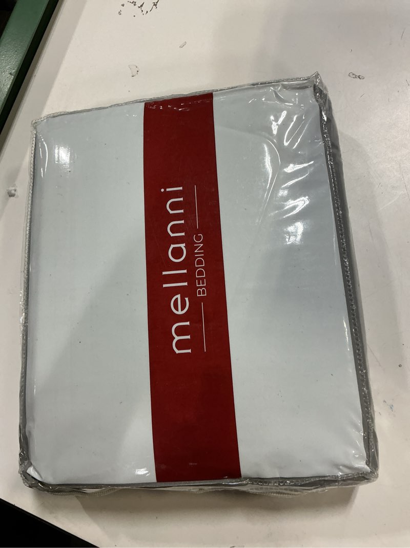 Condition photo showing New/Like New for Mellanni Queen Sheets Set - 4 PC Iconic Collection Bedding - Hotel Luxury, Extra Soft, Cooling Bed Sheets - Wrinkle, Fade, Stain Resistant (Queen, Light Gray) Queen 1364 Light Gray