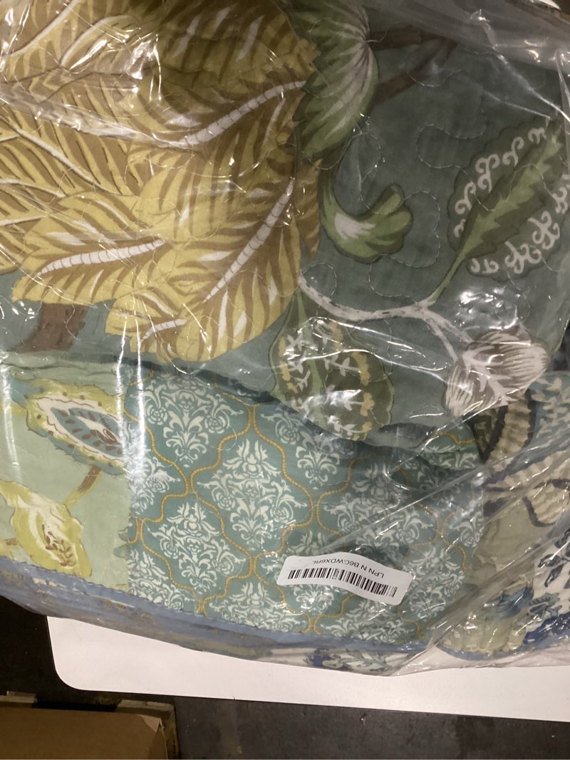 Condition photo showing New/Like New for Secgo King Size Comforter Set- 100% Cotton Quilt King Size Set, Green, Sage bedspreads (96 * 108 Inch) with 2 Pillow Shams, Patchwork Reversible Lightweight Bedding King(98"x106") Sage