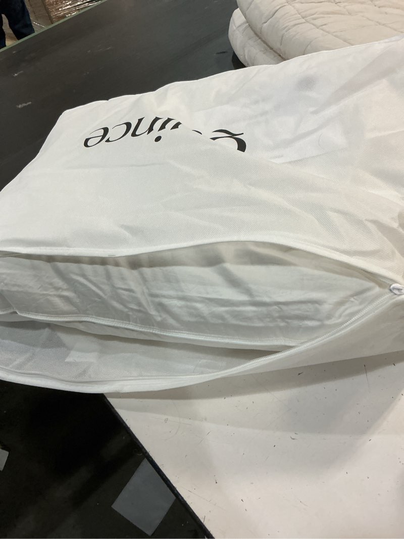 Condition photo showing Good Condition for quince luxe goose down pillow size: standard medium