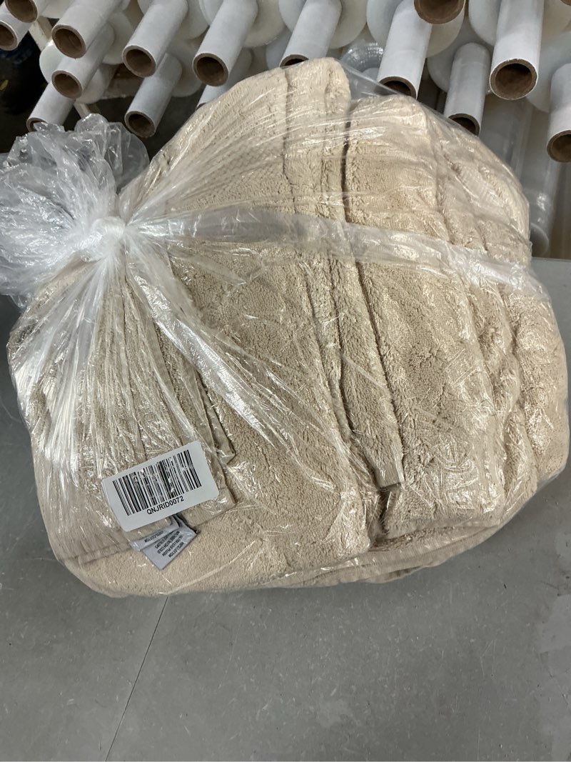 https://lotting-media.assets.bidfta.com/lotting_9850eff8-9aaa-4874-8009-8ee34c033c32
