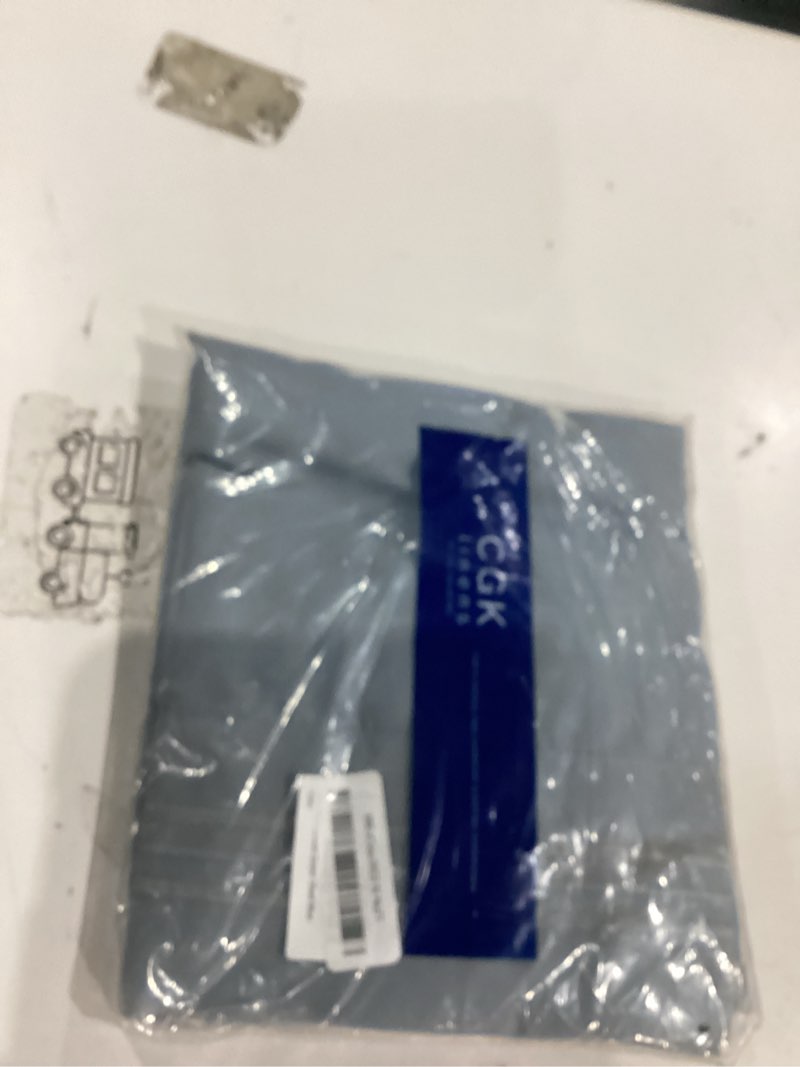 Condition photo showing Good Condition for queen pillow cases set of 4 - ultra soft hotel quality pillowcase covers - comfy, cozy & wrinkle free - shrink, stain & fade resistant - machine washable pillow protectors - 4 piece set - steel blue queen 05 - steel blue 4