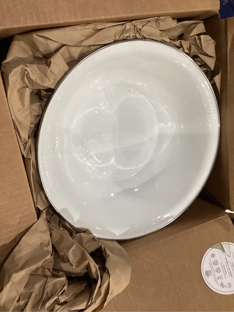 Condition photo showing Good Condition for Golden Rabbit Enamelware Serving Basin, 4 quart, Solid White Textured