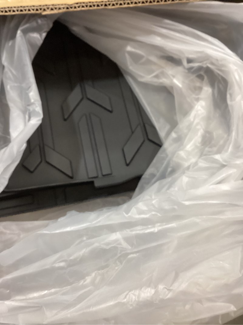 Condition photo showing Good Condition for kewisauto tpe floor mats for kawasaki ridge 2024-2025 accessories?front & rear all weather protection rubber floor liners slush mats(4pcs, black)