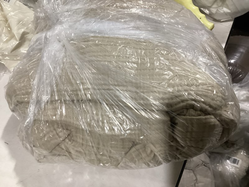 Condition photo showing Good Condition for duvet tan cover quince