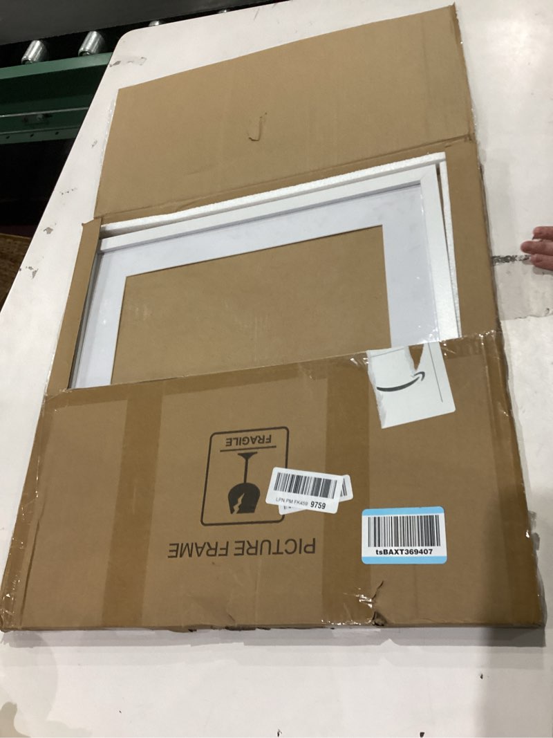 Condition photo showing Good Condition for 18x18 White Picture Frame Mat for 14x14 Photo Wall Mounting Poster Frame-1pcs White 18x18