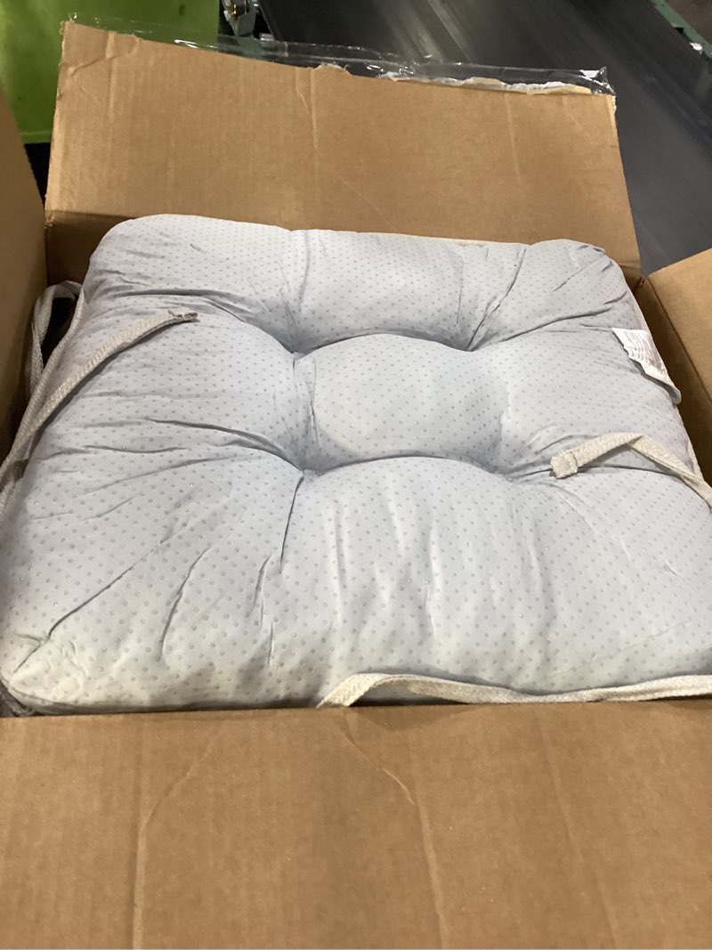 Condition photo showing Good Condition for betu chair cushions for dining chairs set of 4,3.5" thick kitchen table chair pads with ties,non slip backing and covers, seat cushion for dining room,bar,patio chairs,15.5"x15.5"x3.5",beige beige 15.5"x15.5"x3.5" (4 pack)
