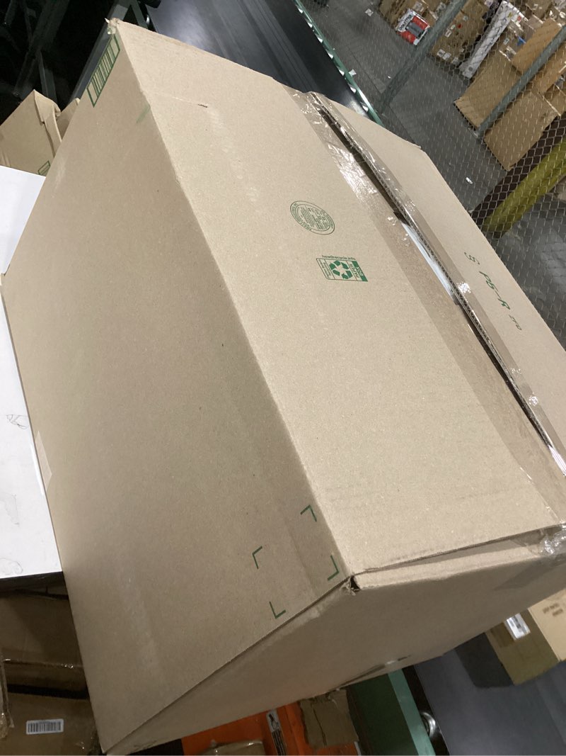 Condition photo showing Good Condition for white heavy blanket
