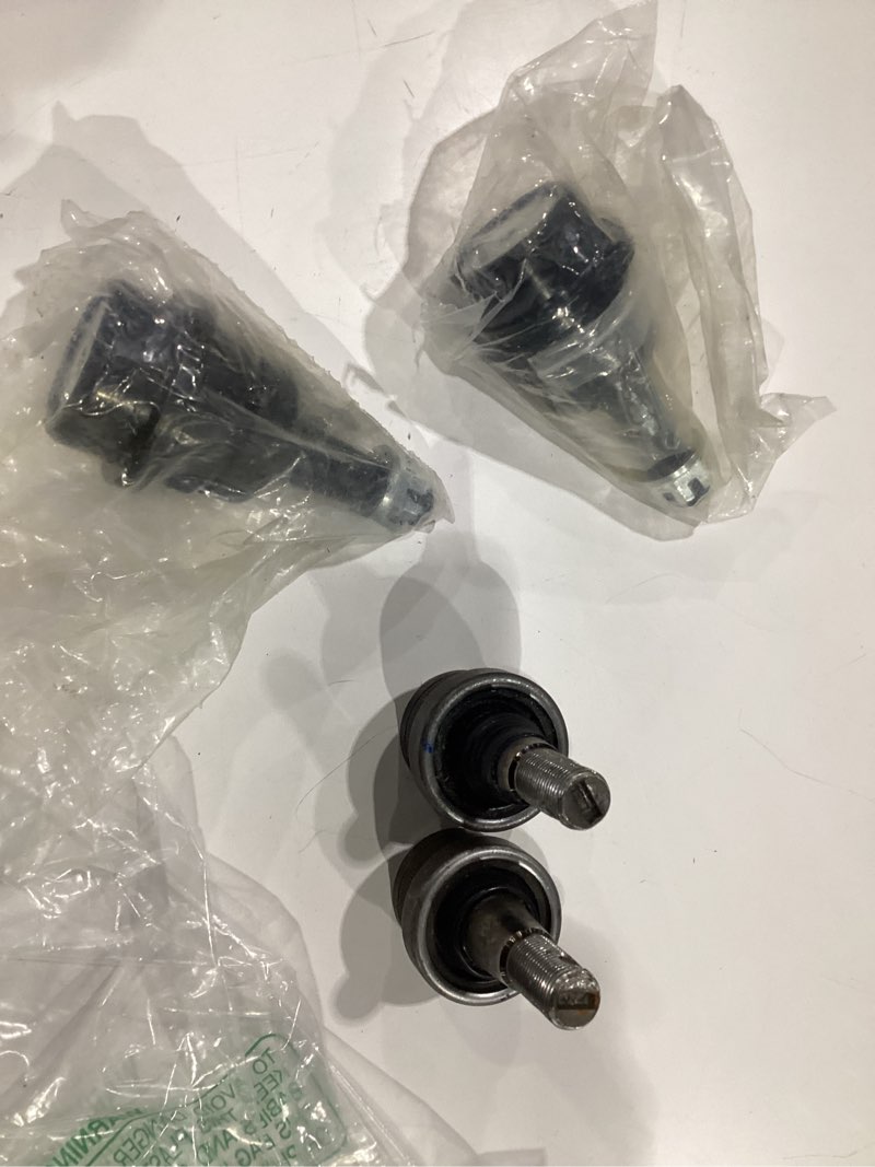 Condition photo showing New/Like New for 4 pack ball joints front upper and lower kit k3134 k3185 for jeep wrangler 2007-2017, for jeep grand cherokee 1999-2004, for jeep wrangler jk 2018, suspension ball joint kit