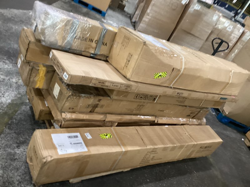Assorted Pallet shed and gazebo parts different sizes and colors 