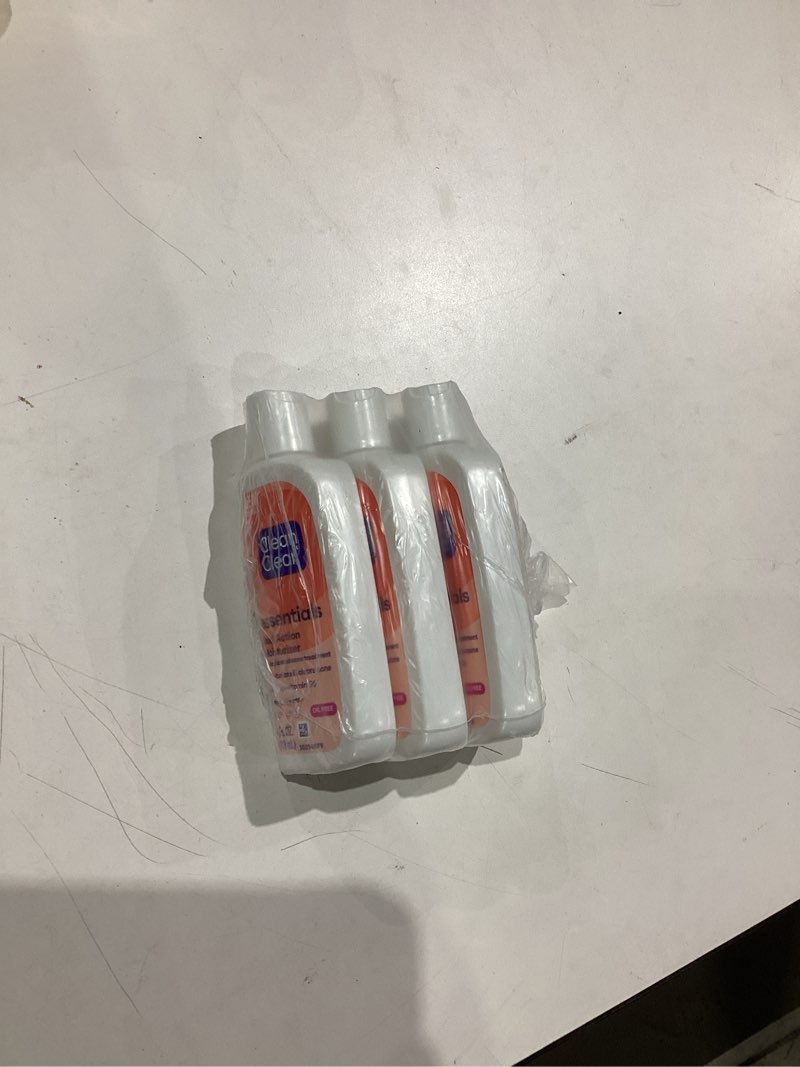 Condition photo showing New/Like New for Clean & Clear Essentials Dual Action Oil-Free Facial Moisturizer, Salicylic Acid Acne Treatment with Pro-Vitamin B5 Moisturizes While Treating Acne & Helping to Prevent Pimples, 4 fl. oz, 3 Pack