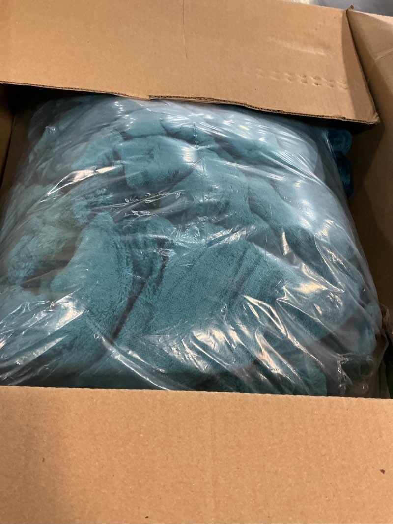 Condition photo showing Good Condition for Bedsure Fluffy Comforter Set Queen - Super Soft Faux Fur Bed Set Teal, Warm Plush Fleece Winter Bedding, 3 Pieces, 1 Shaggy Fuzzy All Seasons Queen Size Comforter with 2 Pillowcases Queen Teal