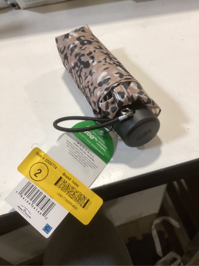 Totes cheetah print umbrella