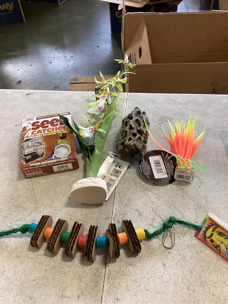 Condition photo showing New/Like New for Assortment of small pet items,miscellaneous small,variety of items,multiple pieces,5 pieces total