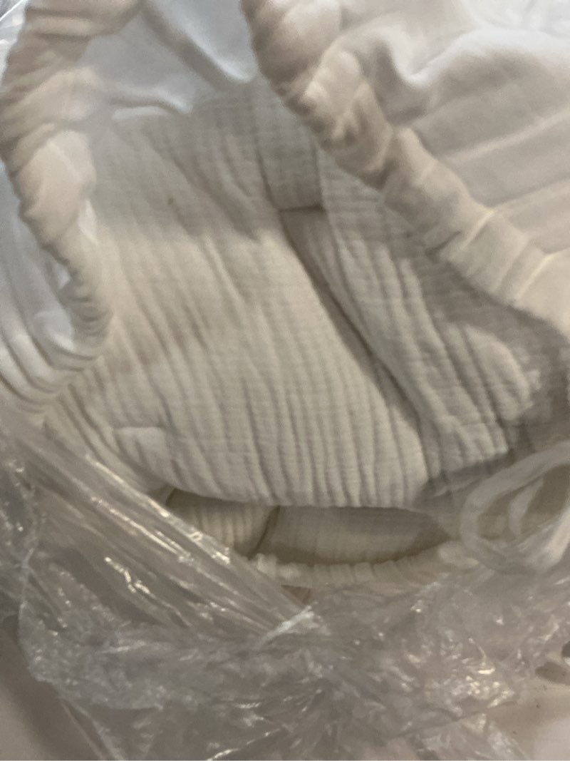 Condition photo showing As Is for quince organic cotton gauze dream quilt, full/queen, white 1pcs