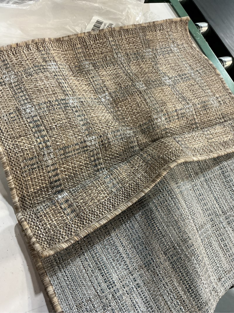 Condition photo showing Good Condition for loloi amber lewis topanga collection top-01 natural/bone 2'-3" x 3'-9" indoor/outdoor area rug natural / bone 2'3" x 3'9" (rectangular)