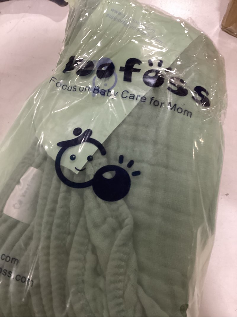 Condition photo showing New/Like New for Yoofoss Muslin Burp Cloths for Baby 10 Pack 100% Organic Cotton Baby Washcloths for Boys Girls Large 20''X10'' Super Soft and Absorbent Dark Green