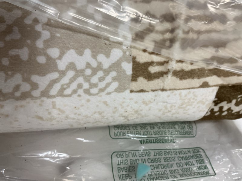 Condition photo showing As Is for FlyDOIT Modern Geometric Patchwork Area Rug, 9x12 Beige Large Rugs for Living Room, Rockwood Collection Indoor Rugs for Bedroom, Throw Carpet Floor Decor for Entryway Dining Room Office Nursery 9' x 12' (Rectangular) Beige