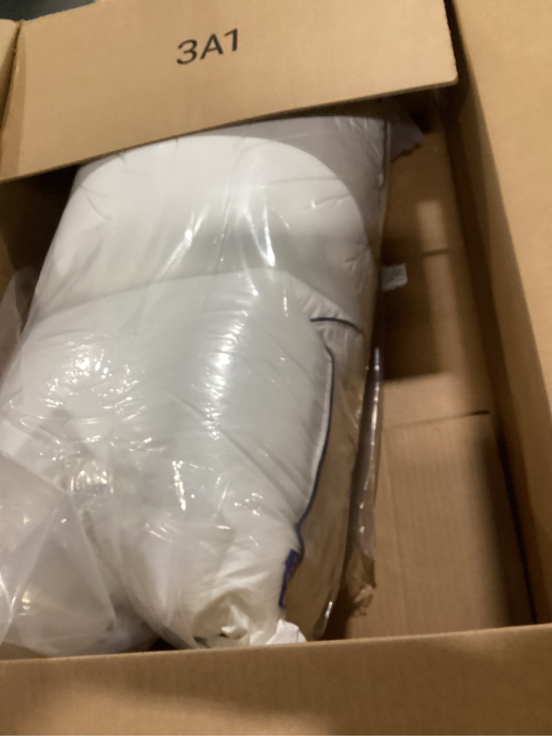 Condition photo showing Good Condition for MIULEE Bed Pillows Standard Size Set of 2 Goose Feather Down Pillow for Sleeping Decorative Pillows for Back, Stomach or Side Sleepers 20x26 Standard (Pack of 2)