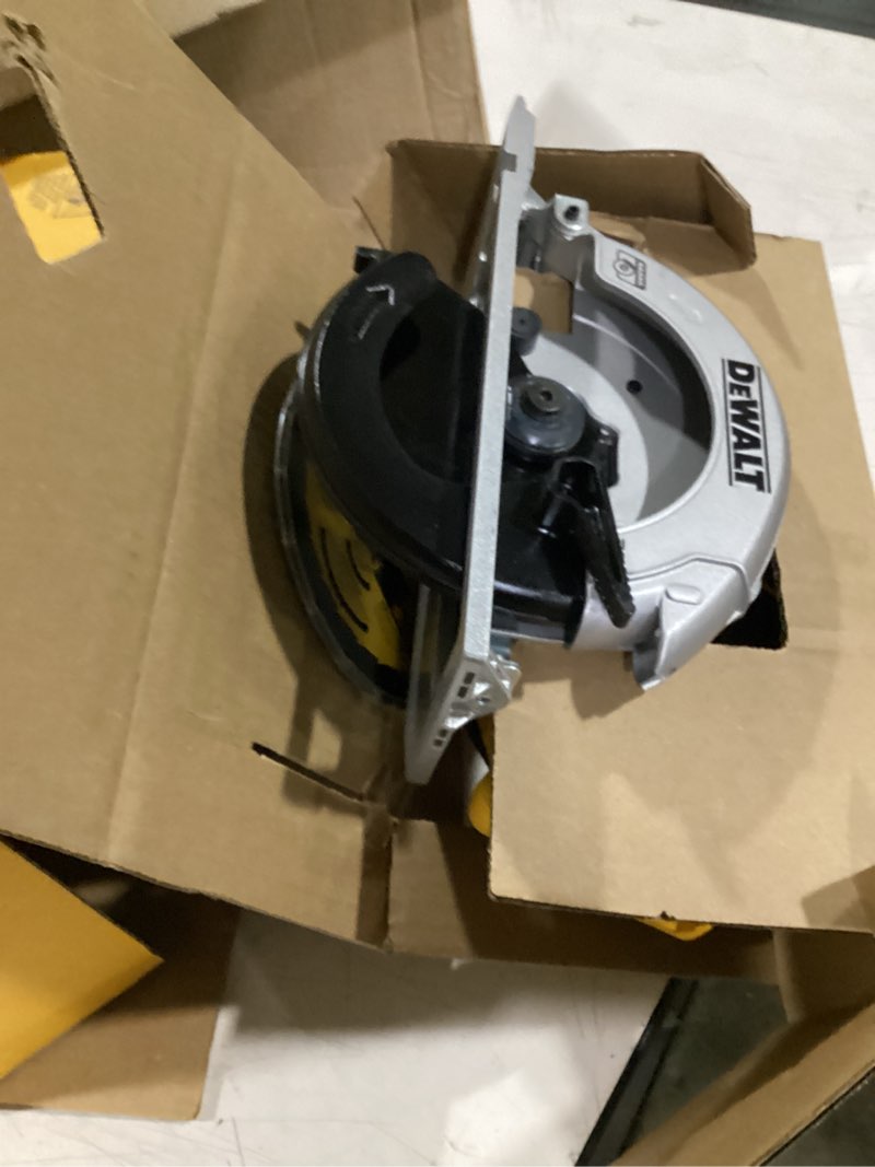 Condition photo showing Good Condition for dewalt 20v max* 6-1/2 in. brushless cordless circular saw, tool only (dcs565b)