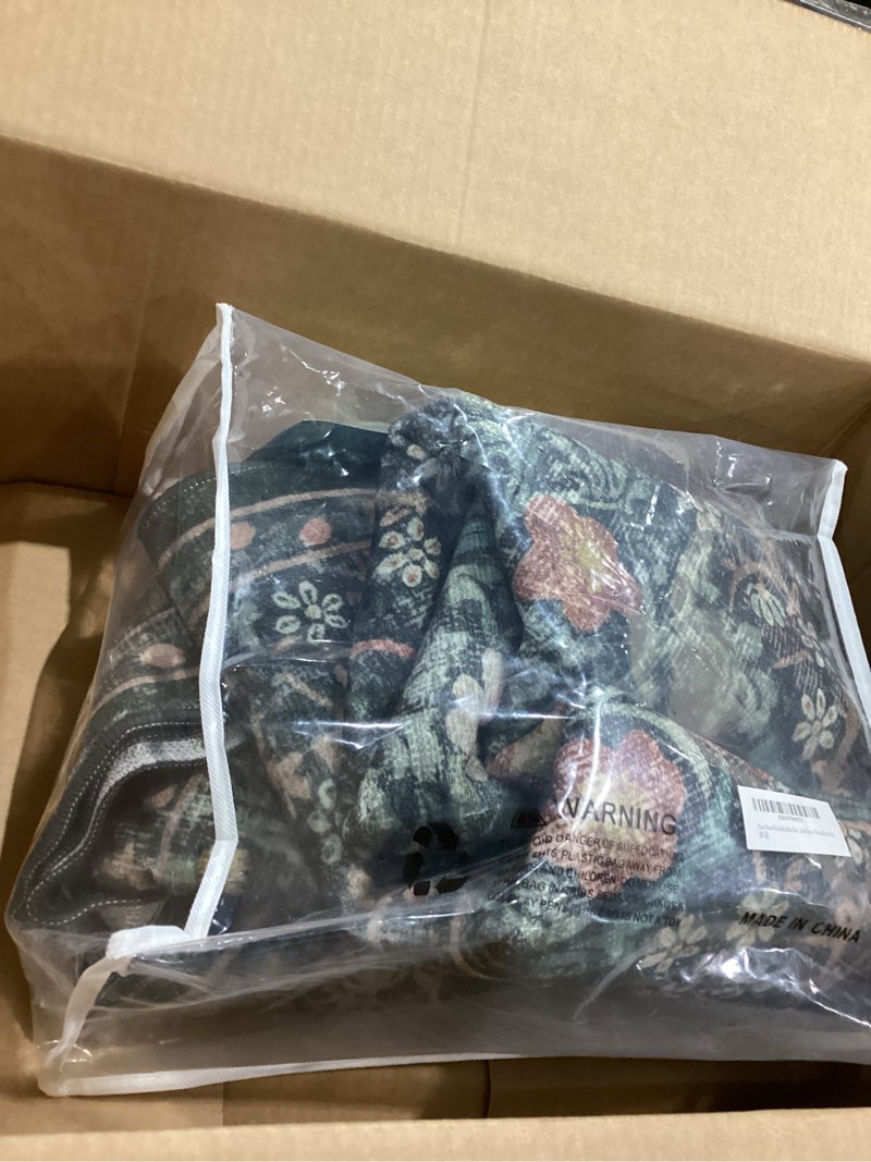 Condition photo showing Good Condition for Washable 7ft Big Rugs for Living Room, Soft Round Area Rugs for Bedroom Under Bed, Dark Green Non Slip Large Carpet for Dining Room, Boho Floral Décor 7' (Round) Dark Green