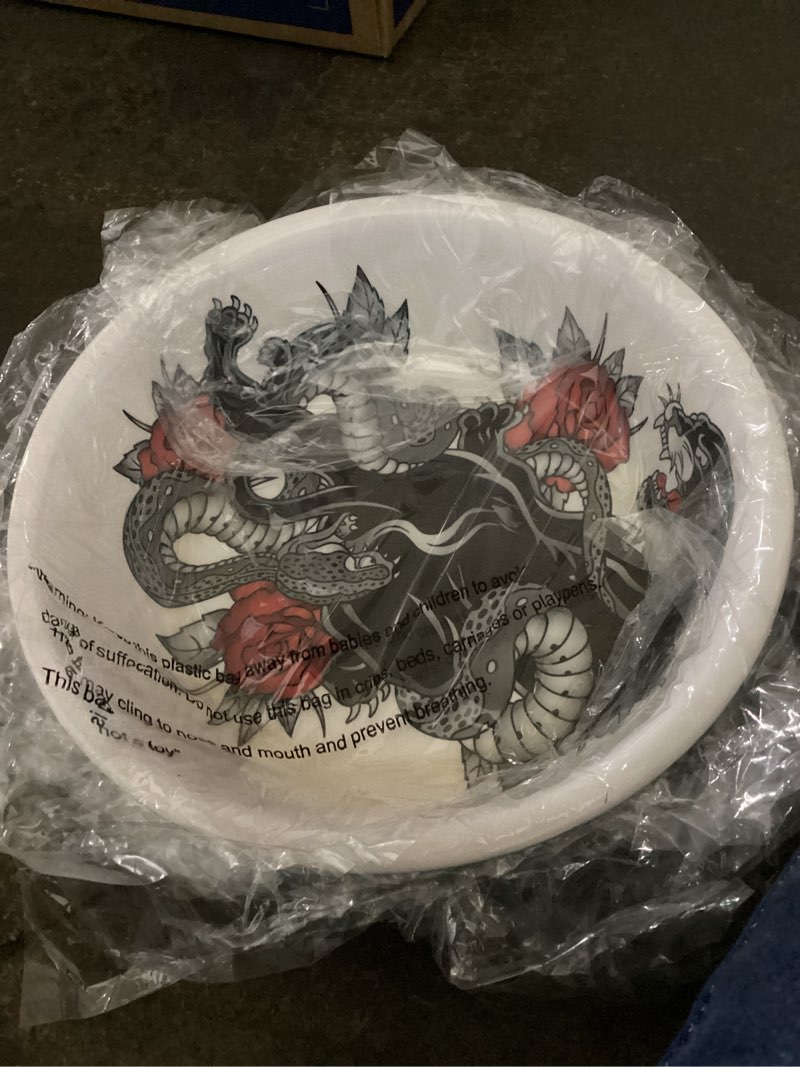 Condition photo showing Good Condition for 4 Multipet Komodo Reptile Bowl with Panther Design, Large