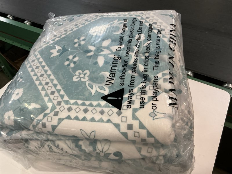 Condition photo showing Good Condition for moroccan trellis living room rug - 8x10 washable area rug non-slip low-pile soft machine washable area rugs 8x10 printed rug for living room dining room bedroom nursery farmhouse - teal ema-teal 8'x10'