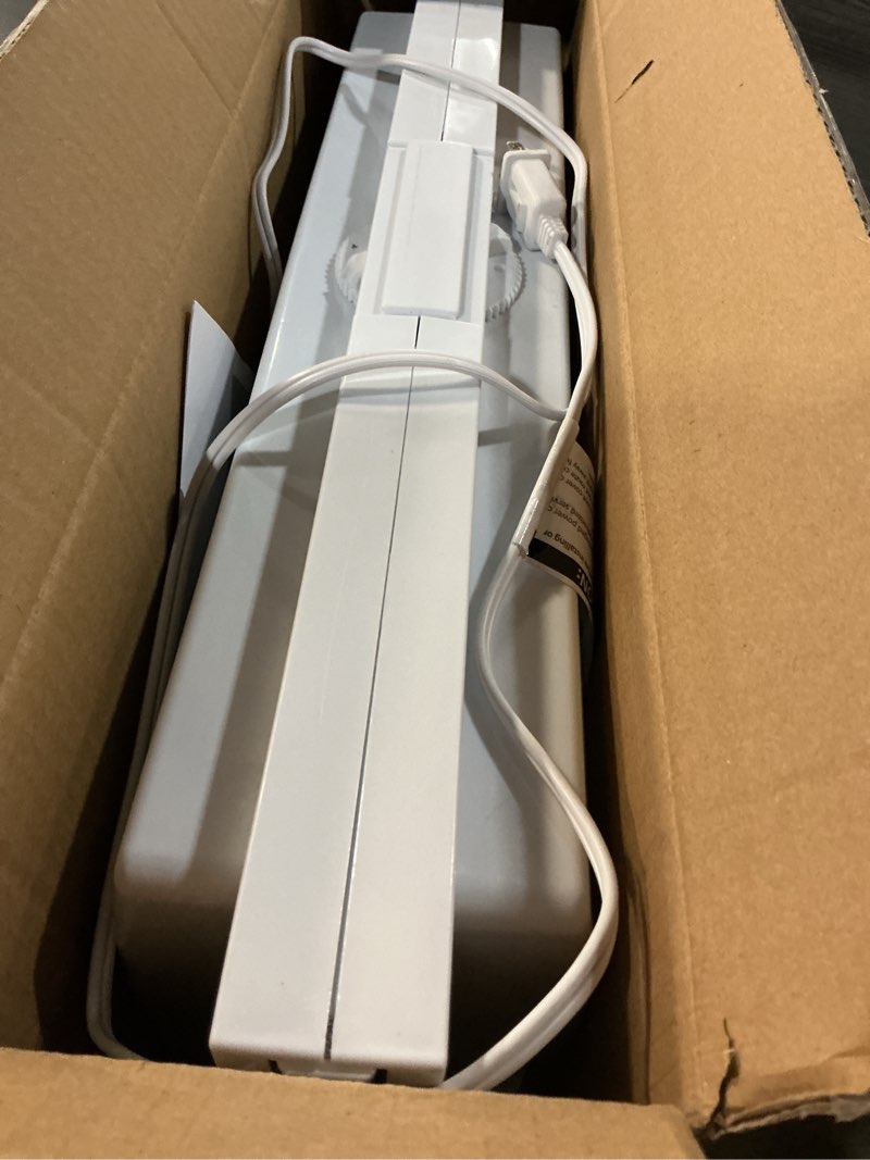 Condition photo showing Good Condition for shinic 9" dual window fan with manual reversible airflow, 2-speeds twin fans, expandable panels (22"-33"), built-in handle & removable feet, ideal for home, kitchen, bedroom, office ventilation