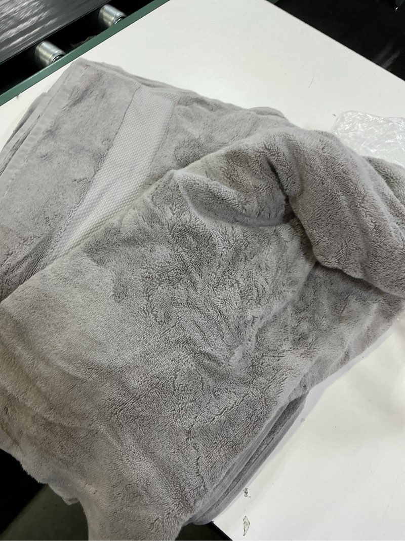Condition photo showing Good Condition for turkish ultra plush bath towel (set of 2)grey