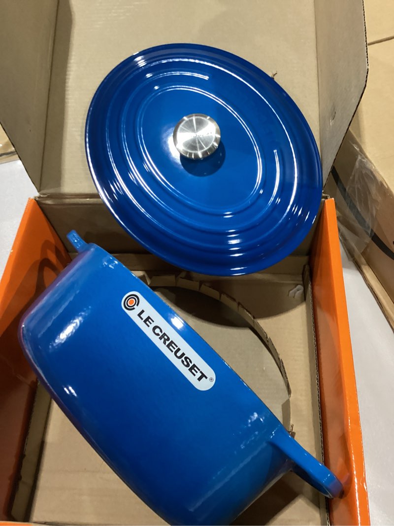 Le Creuset Enameled Cast Iron Signature Oval Dutch Oven, 8 qt., Marseille