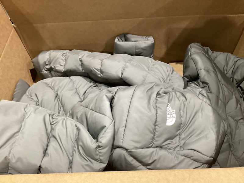 Condition photo showing Good Condition for THE NORTH FACE Women's Aconcagua Parka | Wind Resistant, Water Repellent, 600 Fill Waterfowl Down Insulation Medium Smoked Pearl
