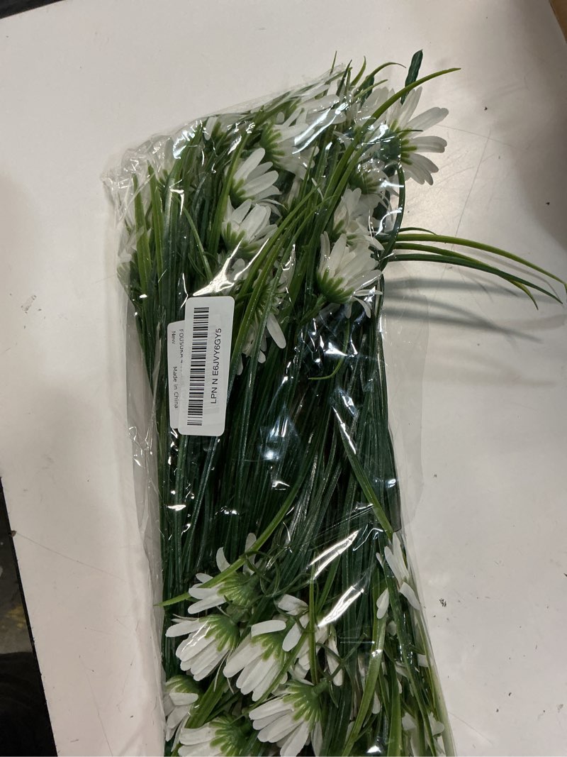 Condition photo showing Good Condition for 4 bundles artificial silk daisy flowers fake daisies plastics plants flower faux wildflowers outdoor uv resistant for home decor indoor outside porch patio garden planters decoration (white)