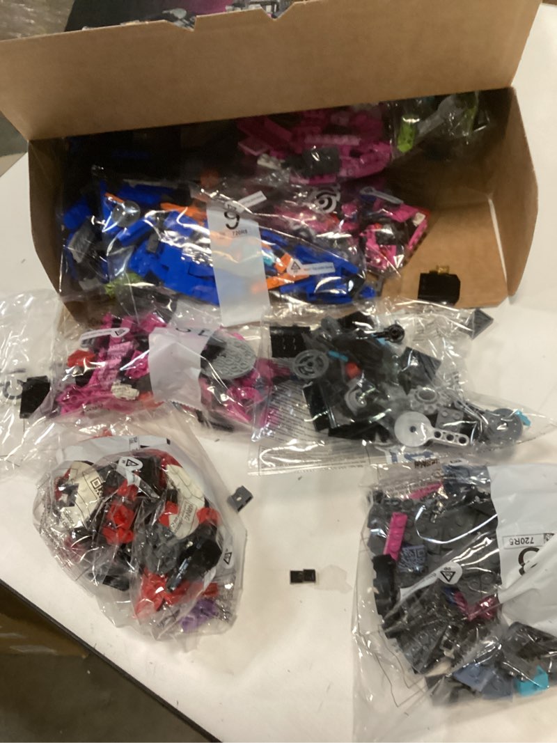 Condition photo showing Good Condition for ( missing pieces bag # 15 is incomplete ) (incomplet)LEGO Fortnite Mecha Team Leader - Collectible Building Set for Adults - Gaming Room Décor - DIY Kit for Fortnite Fans - Includes Mecha Team Leader Minifigure - Great Video Game Gift - 77078