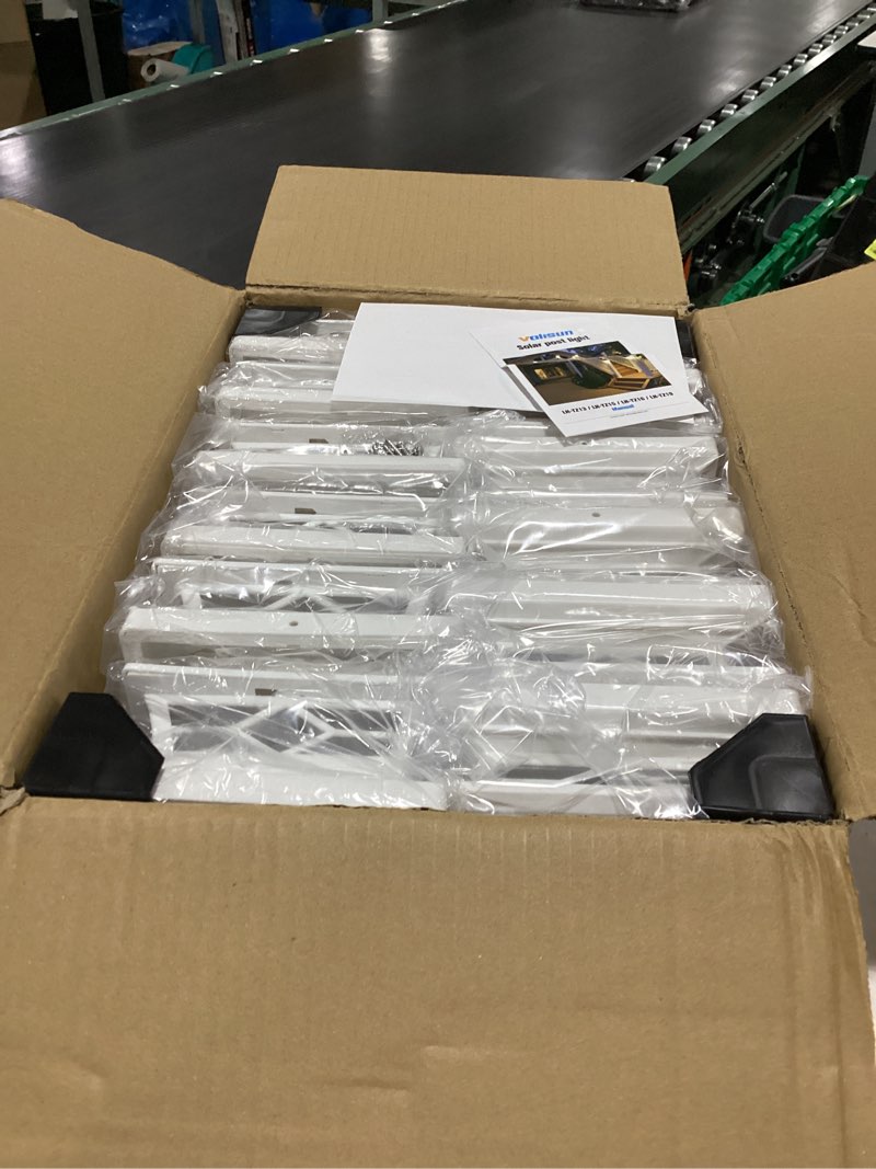 Condition photo showing New/Like New for volisun solar post cap lights: 12 - pack outdoor deck post cap lights white for dock fence waterproof 2 color modes,4x4/6x6 wooden/vinyl posts 12 pack white