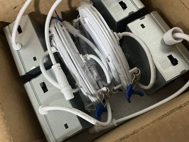 https://lotting-media.assets.bidfta.com/lotting_9957f9ad-ca8e-42e5-bbe9-a940a287b04e