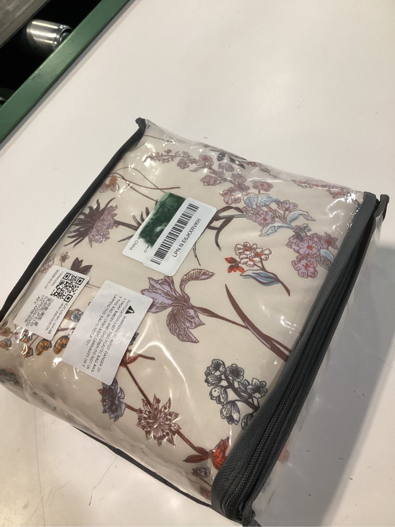 Condition photo showing Good Condition for floral duvet cover set queen size,beige colorful floral pattern reversible bedding set for girls adults,aesthetic botanical microfiber comforter cover with zipper closure and 2 pillowcases beige colorful floral queen(no comforter)