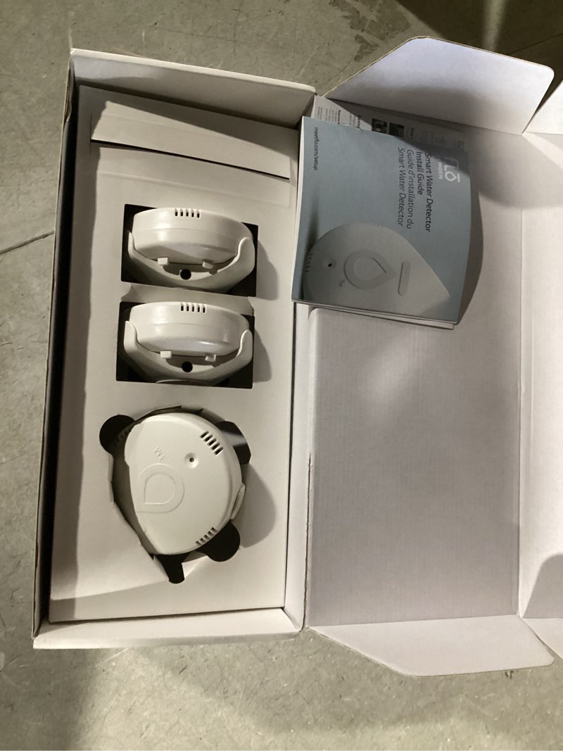 Condition photo showing Good Condition for Moen White Flo Smart Water Leak Detector, Water Sensor Alarm for Home, 3-Pack, 920-005 White 3 Sensors