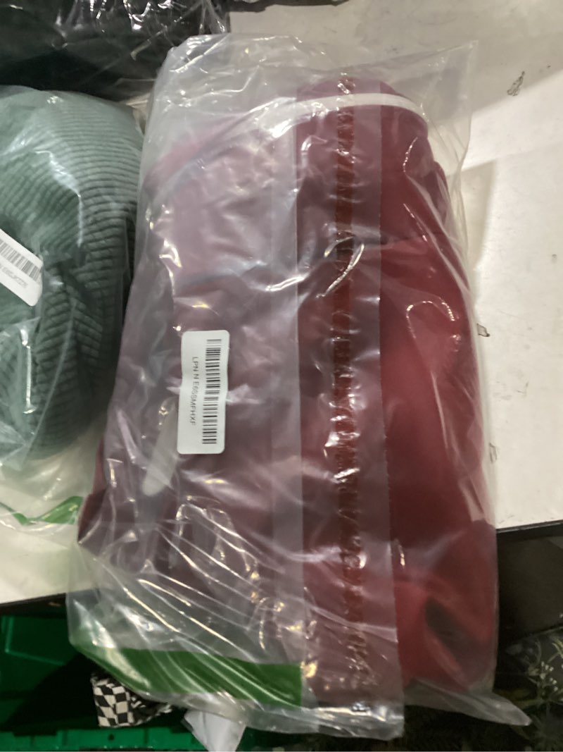 Condition photo showing New/Like New for oslimea patio cushion covers 22x20x4 inch waterproof outdoor cushion covers replacement 4pack patio cushion slicovers for sectional sofa, wicker chair, burgundy 22"x20"x4"--4 covers burgundy