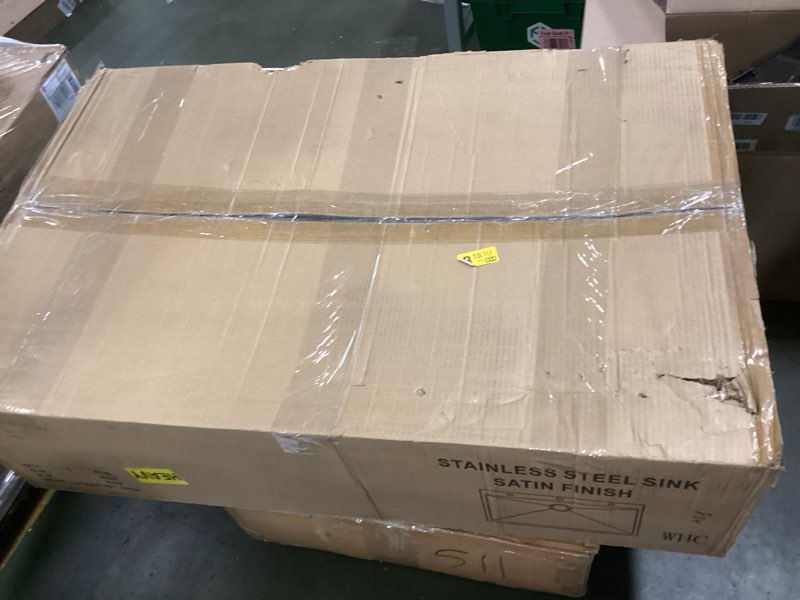 https://lotting-media.assets.bidfta.com/lotting_99785fda-4cc8-4d2a-aa44-73220ba52bc4
