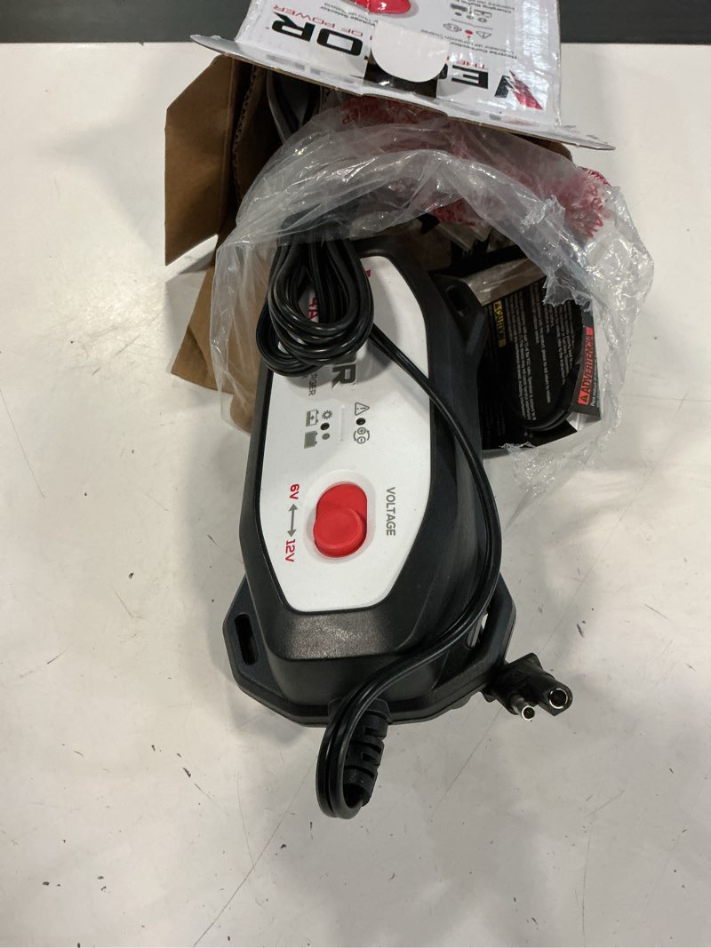 Condition photo showing Good Condition for vector 4 amp battery charger/maintainer