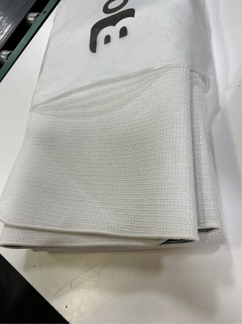 Condition photo showing Good Condition for bosap bath mat,ultra thin bathroom runner rugs,large bath mats for bathroom,quick dry,non-slip,machine washable,low pile,bath rug,shower outside,sink,home decor accessories.cream,3'x6'(36x72inch) cream 3' x 6' (runner)