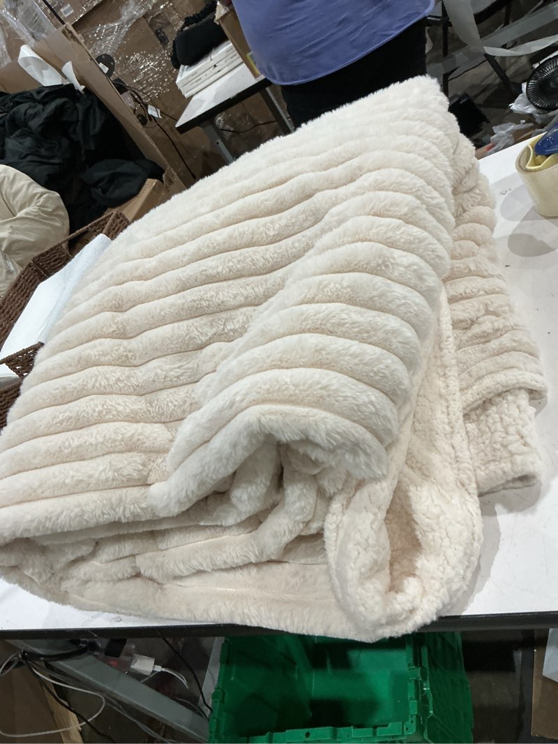 Condition photo showing Good Condition for luxurious blanket, soft reversible ming blanket, full size, beige