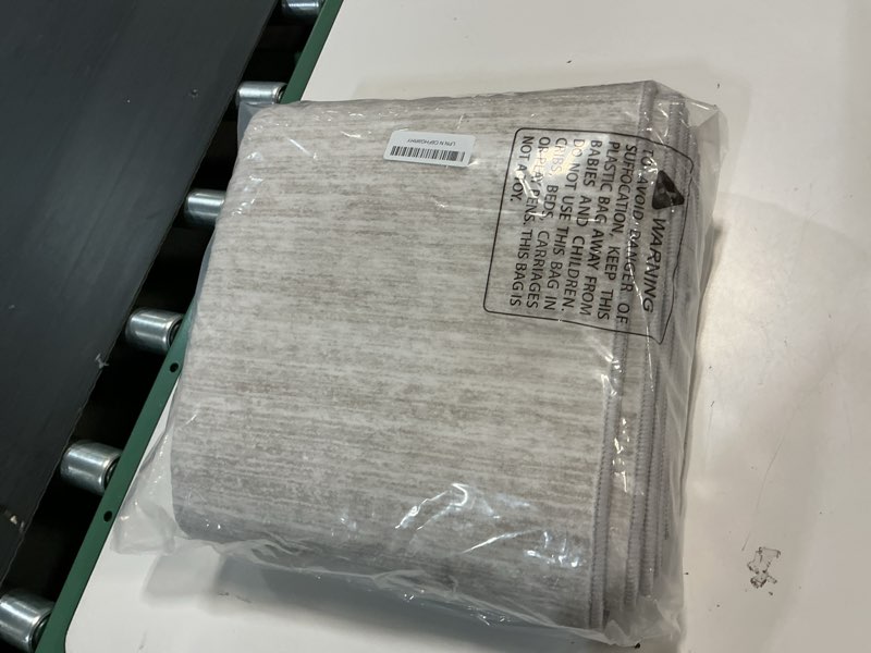 Condition photo showing New/Like New for art&tuft runner rug non-slip - 2x12 runner rugs for hallways, washable rugs runners, low-pile, soft distressed carpet hallway runner for bedroom bathroom kitchen laundry living room, beige stripe-beige 2' x 12'