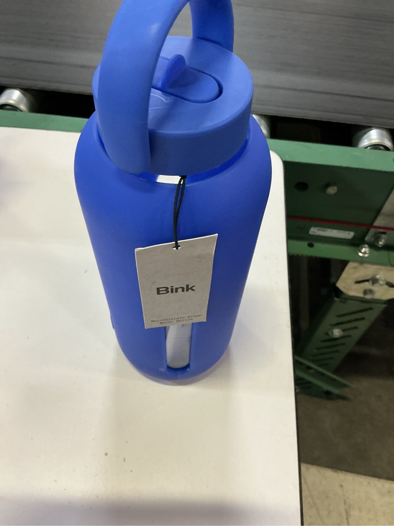 Condition photo showing New/Like New for bink 36 oz. big bottle with flip cap blue