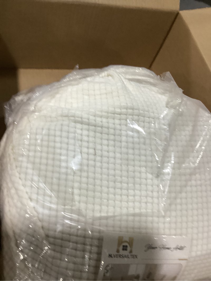 Condition photo showing Good Condition for oakias white cotton blanket twin size – 90 x 72 inches – 350 gsm – lightweight thermal blanket – ideal for all seasons – perfect for covering any bed