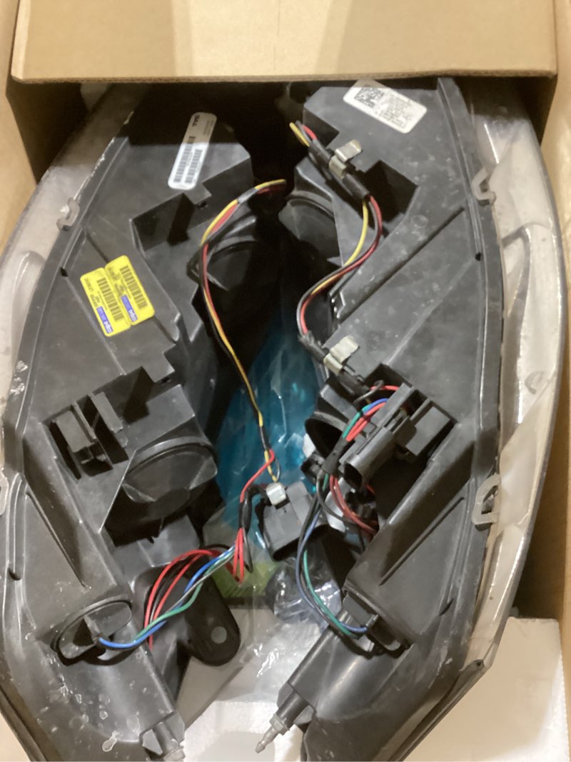 Condition photo showing Good Condition for Headlight Assembly