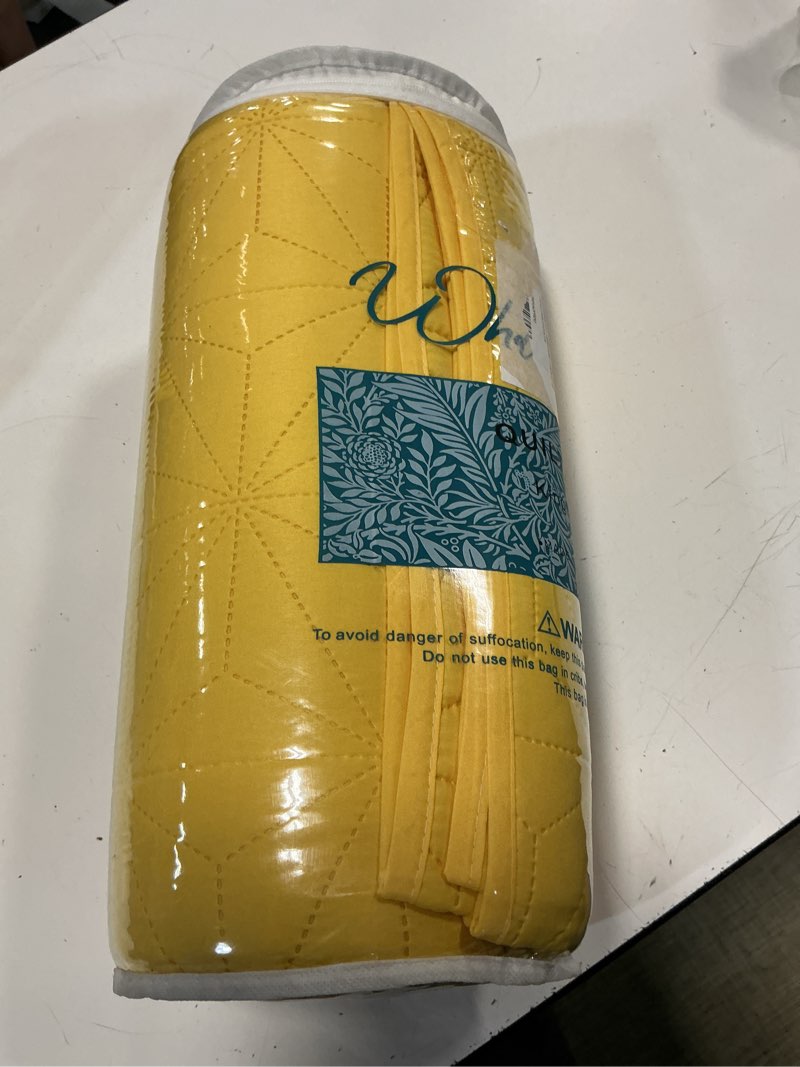 Condition photo showing New/Like New for whale flotilla king quilt bedding set, soft yellow bedspreads quilts king size for all seasons, 3 pieces lightweight geometric star pattern coverlet yellow king(96"x104")