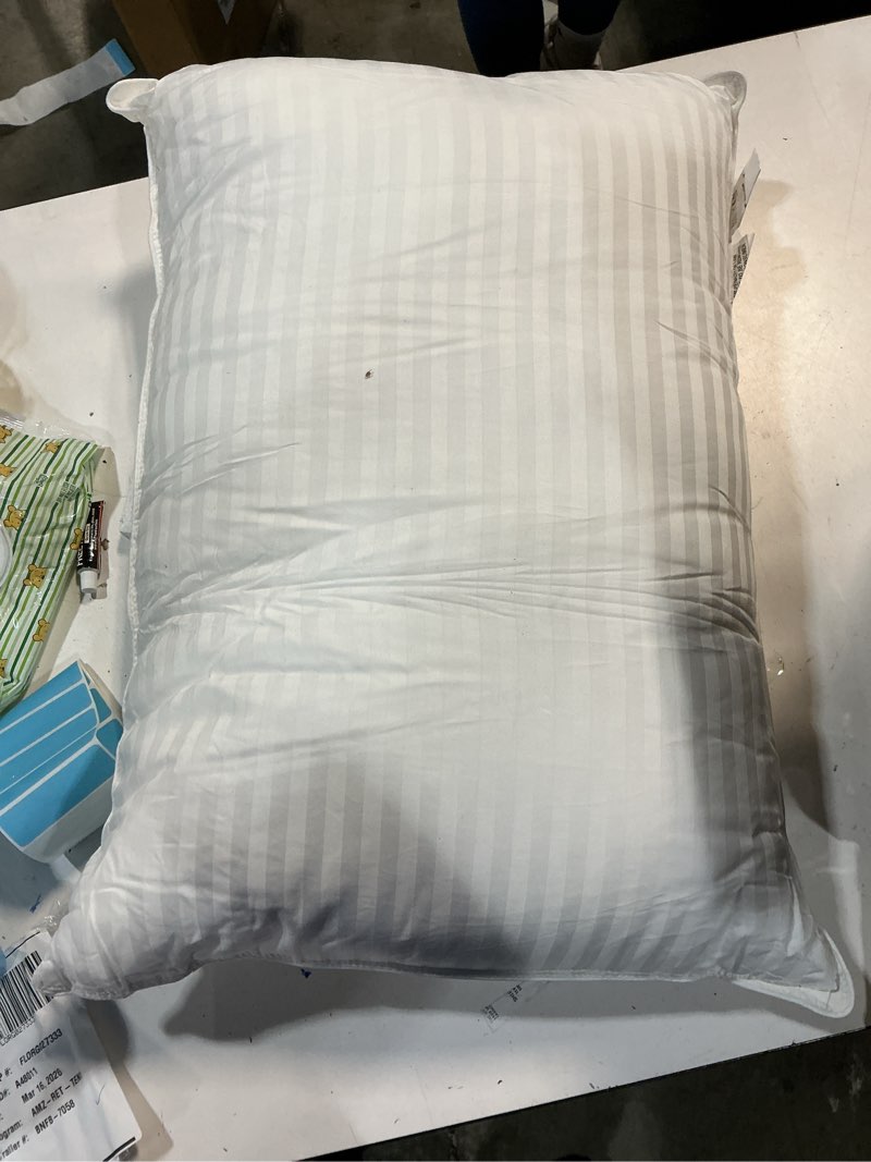 Condition photo showing Good Condition for Beckham Hotel Collection Bed Pillows Standard/Queen Size Set of 2 - Original Soft Down Alternative Pillow for Sleeping - Soft Support for Back, Stomach or Side Sleepers Queen / Standard White