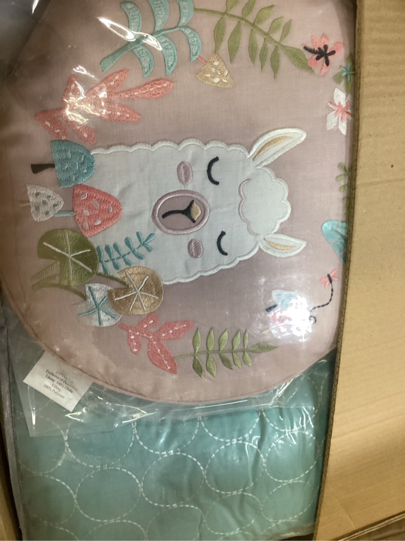 Condition photo showing Good Condition for Intelligent Design Kids Cotton Comforter Set, Fun Print and Vibrant Modern Design All Season Cozy Bedding, Matching Shams, Decorative Pillow, Full/Queen Woodland Creature Reversible with 2dec pillows Full/Queen Woodland Blush